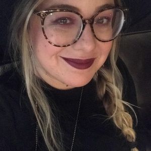 Meet your Posher, Ashley